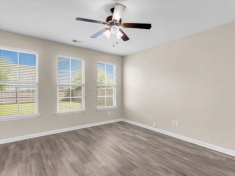 1104 Friartuck Trl — Photo 22