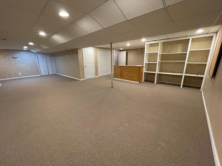 162 Easton Dr — Photo 15