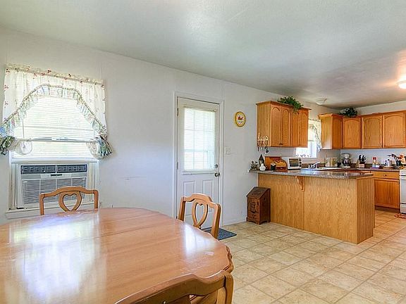 5th image of 17414 South Dr