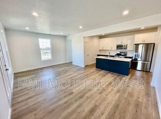 1386 N Copper Sky Dr, Layton, UT 84041