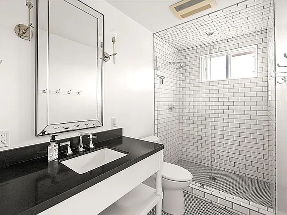 5th image of 440 Por La Mar Dr #5