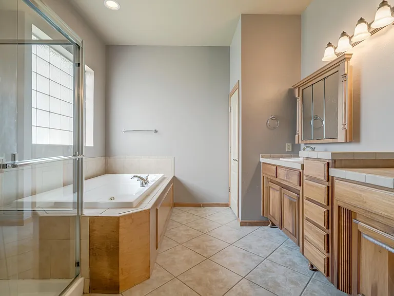 17108 Prestwick Cir — Photo 41