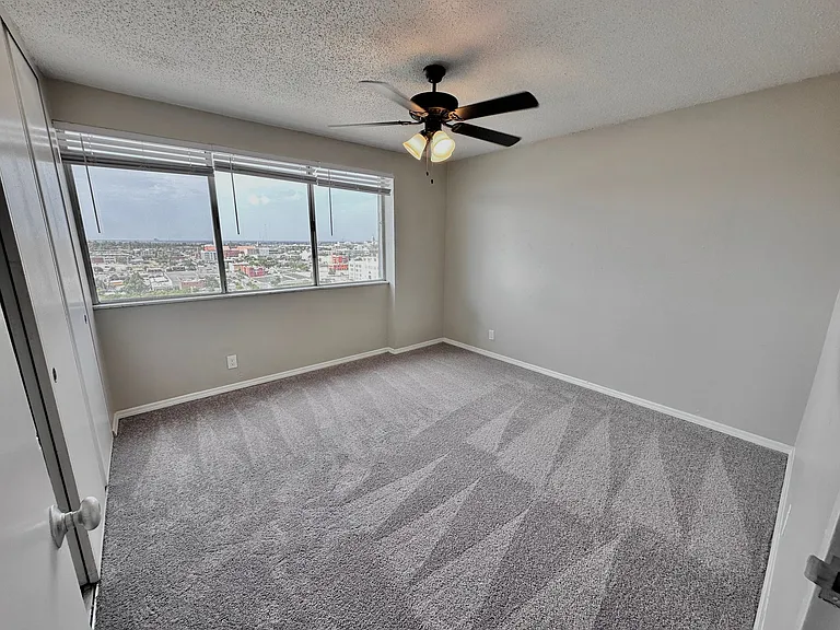 The Regency Apartments — Photo 162