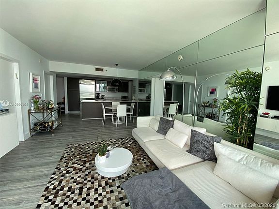 4th image of 55 SE 6th St APT 3005