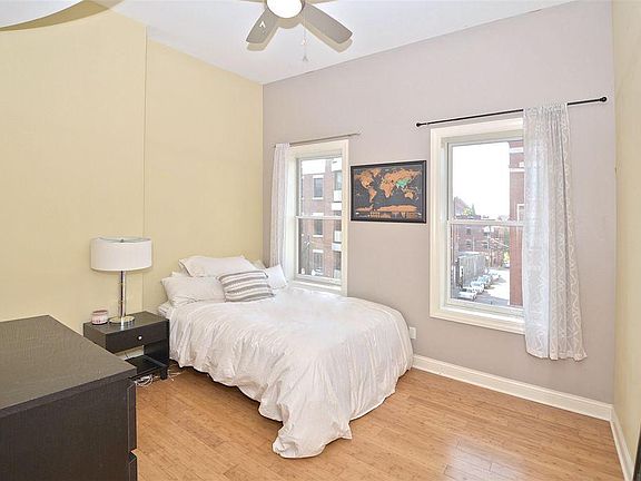 3rd image of 1338 Vine St #F