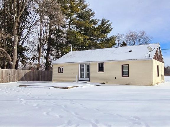 2nd image of 2018 S Sheridan Rd