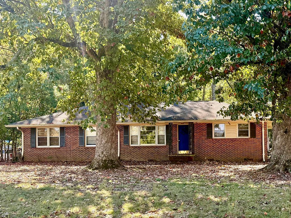 1st image of 170 Forest Rd