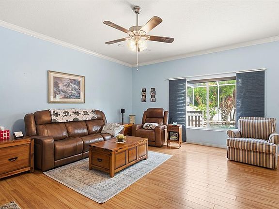 3rd image of 384 Wingate Cir
