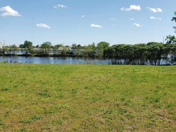 800 19th St, Menominee, MI 49858