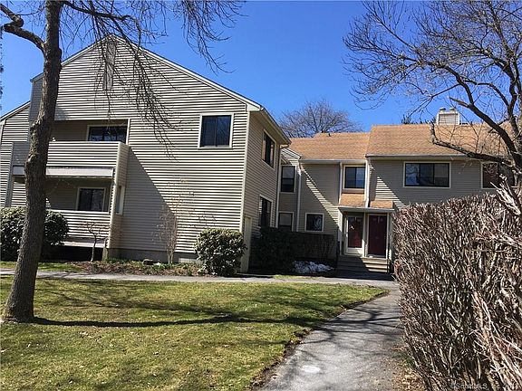 2nd image of 90 Lance Cir #90