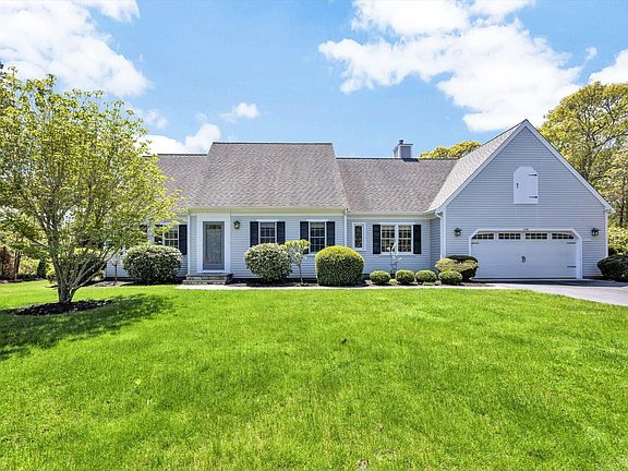 5th image of 108 Wintergreen Lane