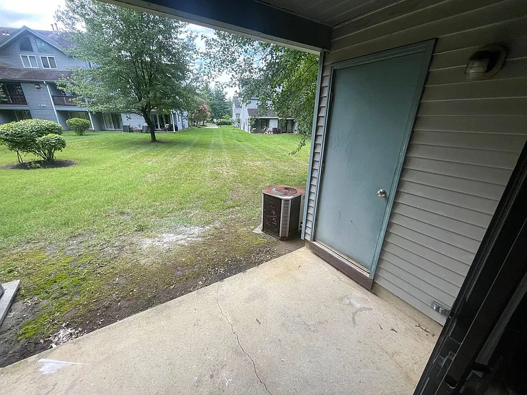 400 Barclay Walk — Photo 23