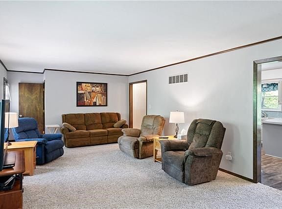 4th image of 13146 Riverview Ave