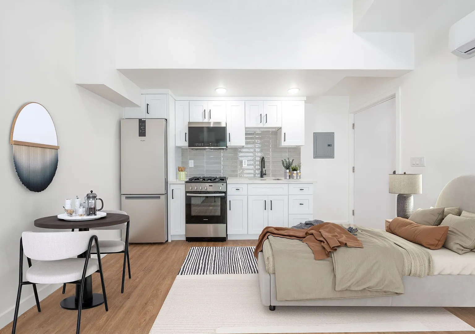 459 Van Ness — Photo 3