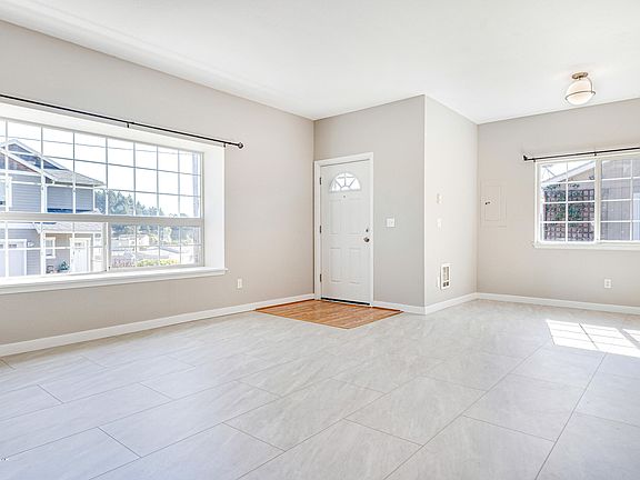 3rd image of 3235 NW Quay Dr