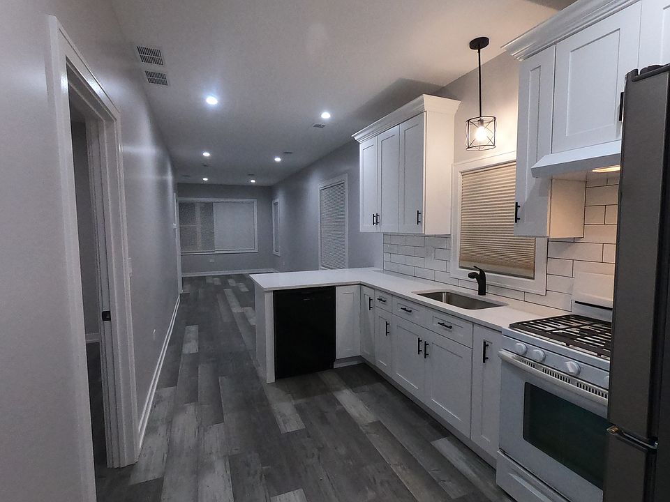 Kitchen with dishwasher