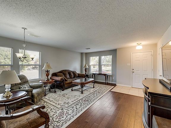5th image of 607 Brenda Ln