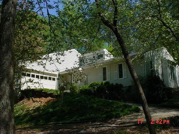4th image of 115 Kari Glen Dr