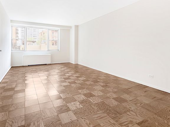 3rd image of 141 Amsterdam Ave #3Q