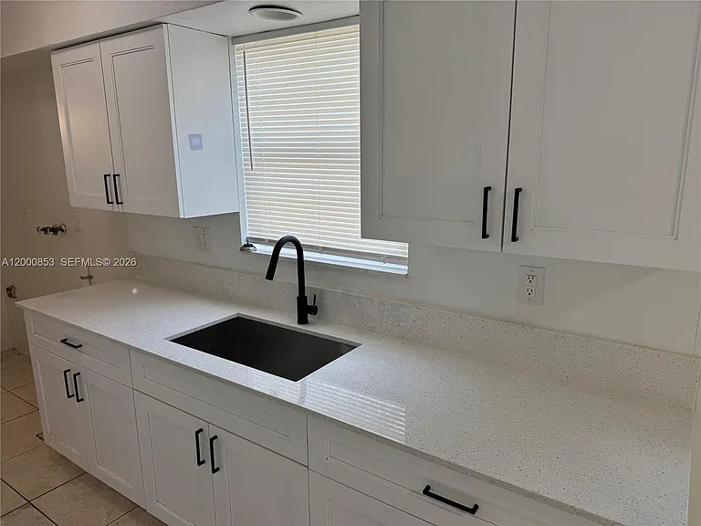 6301 SW 27th St #1 — Photo 6