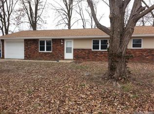 101 Parkview Ct, Troy, IL 62294