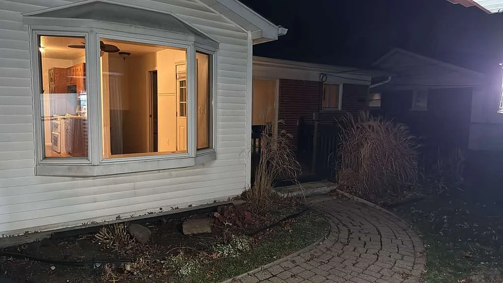 3 bed, 1200 sqft, $1,900 — Photo 3