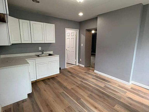 3rd image of 722 2nd Ave Unit 1