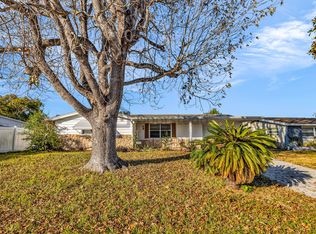 7435 Hollyridge Dr, New Port Richey, FL 34653