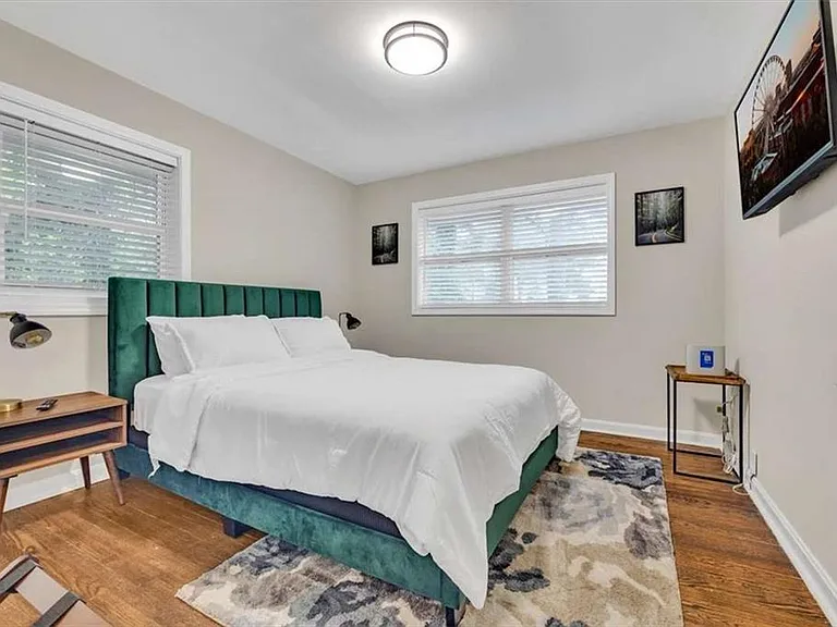 2271 Columbia Dr — Photo 5