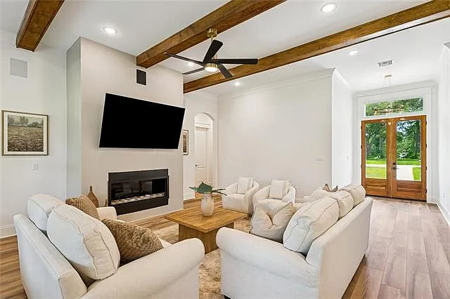 7220 The Woods Ave — Photo 4