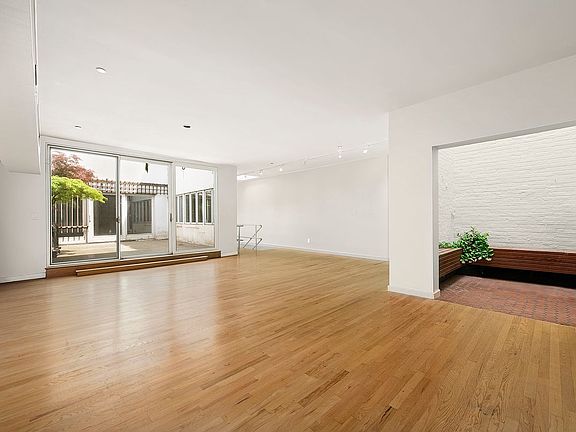 2nd image of 175 Pacific St #1