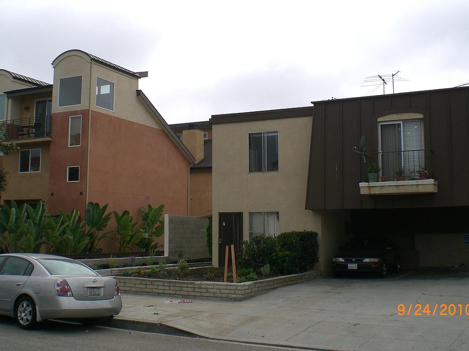 1st image of 3961 Moore St