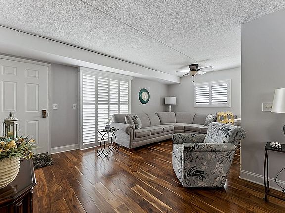 5th image of 501 E 3rd Ave #201