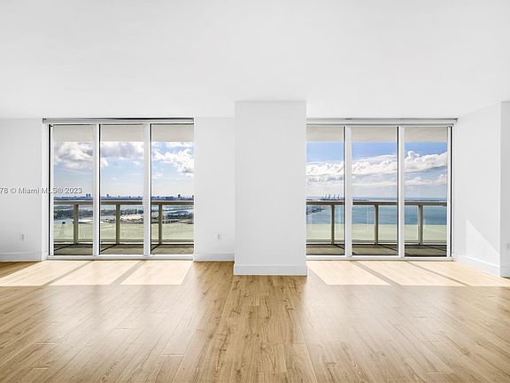 2nd image of 50 Biscayne Blvd APT 3810