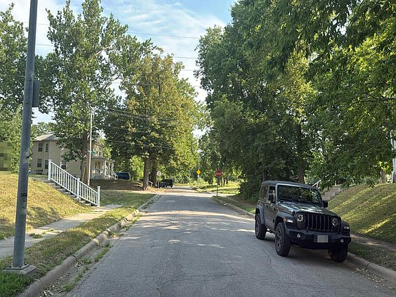 4th image of 5014 N 22nd St