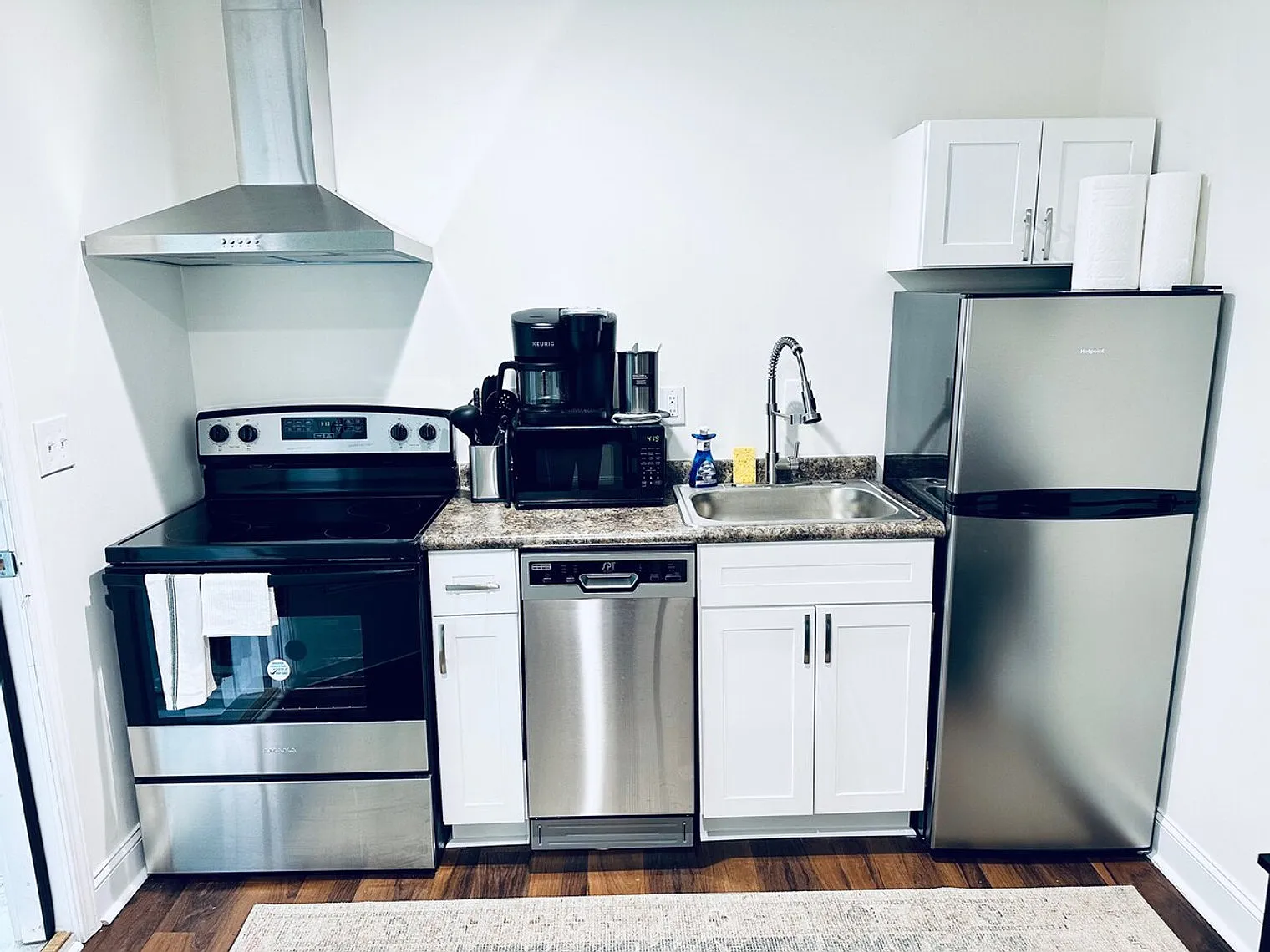 1 bed, 1.0 bath, $2,389 — Photo 4