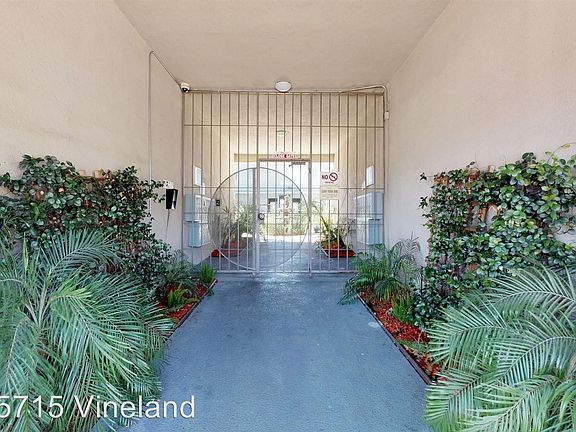 3rd image of 5715 Vineland Ave APT 29