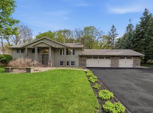 6655 Tanager Ln, Eden Prairie, MN 55346