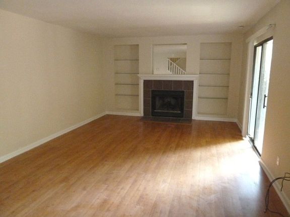 3rd image of 254 Brookberry Cir