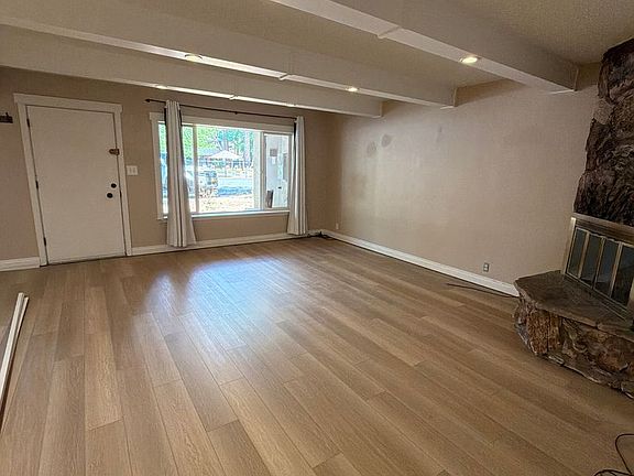 5th image of 1128A Herbert Ave