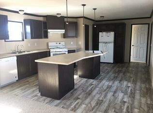 641 W Walnut St TRAILER 42, Oglesby, IL 61348