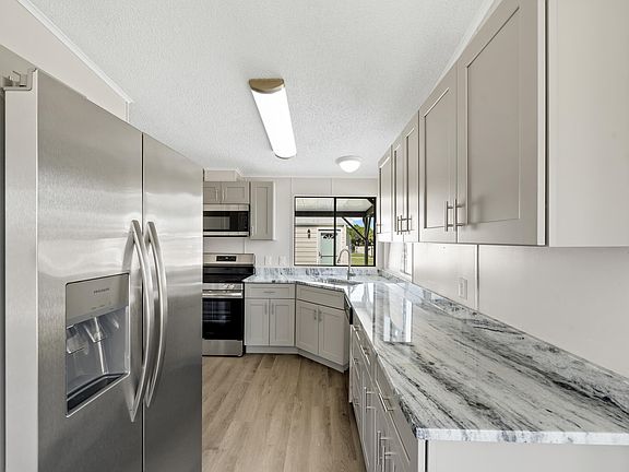 5th image of 8589 Florence Drive