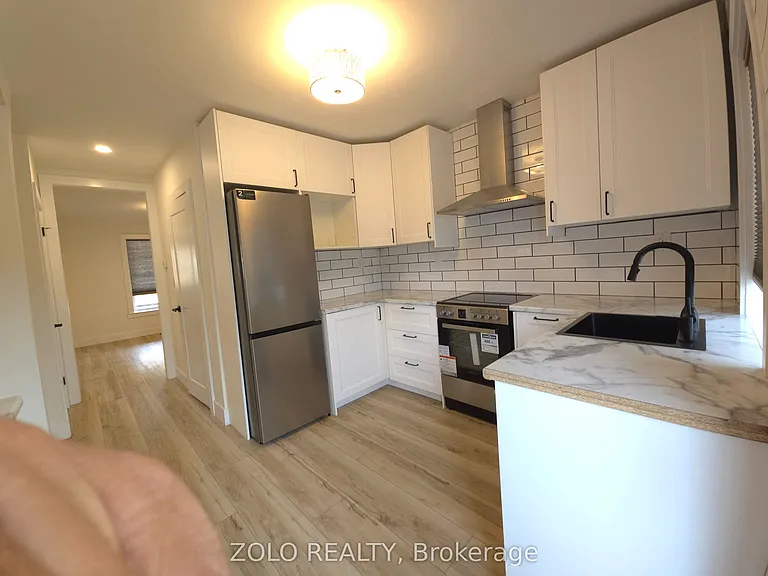 1504 King St E — Photo 6