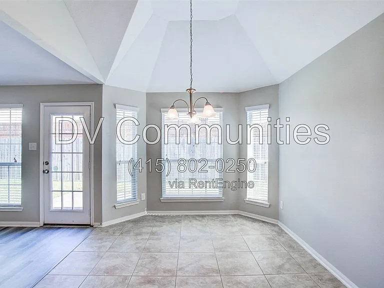 139 Long Canyon Ln — Photo 3