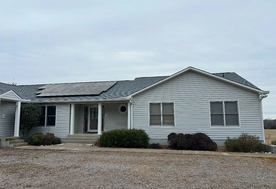 3 bed, 3.0 bath, 3012 sqft, $2,800 — Photo 3