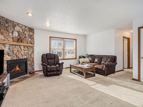 4th image of 50545 Rebecca Dr