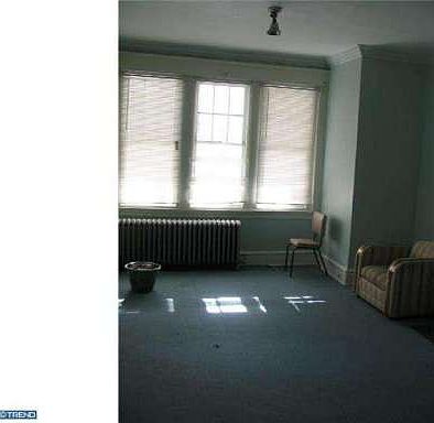 3rd image of 1303 W Roosevelt Blvd