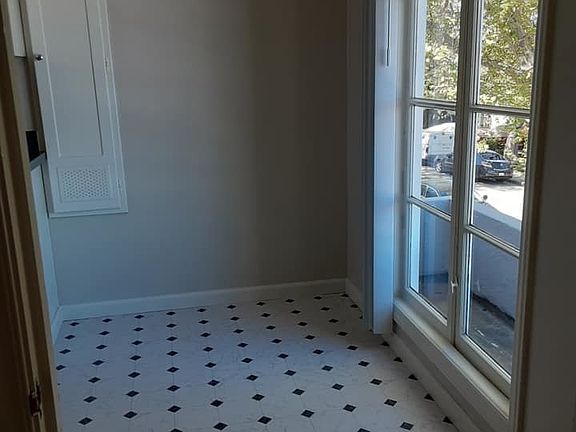 3rd image of 154 Elm St #154