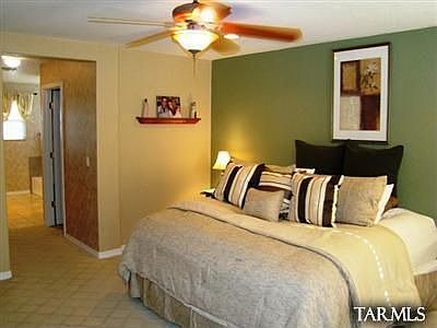 5th image of 629 W Tanner Robert Pl