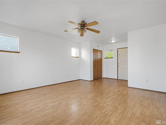 3rd image of 9414 187th St E